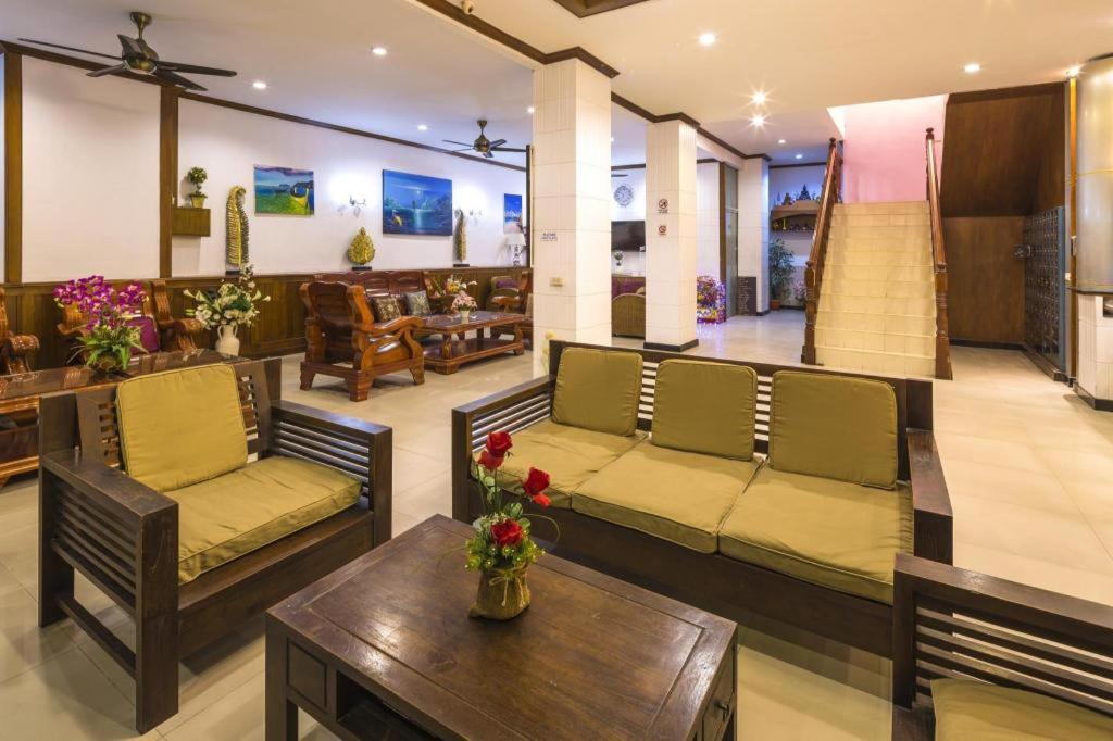 Patong Azure Phuket Hotel מראה חיצוני תמונה