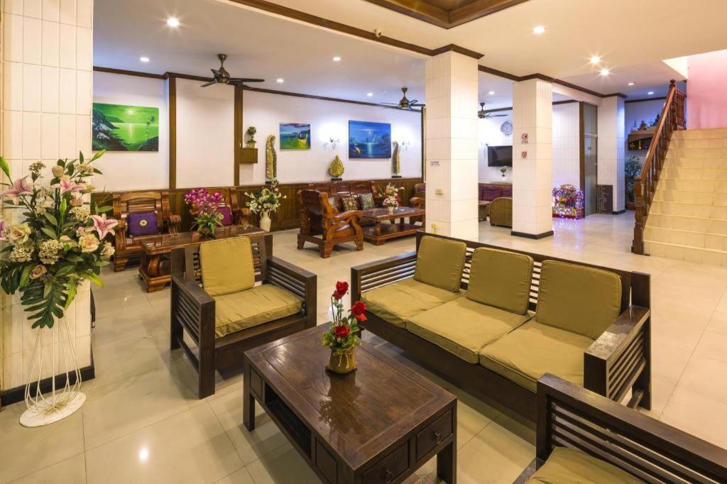 Patong Azure Phuket Hotel מראה חיצוני תמונה