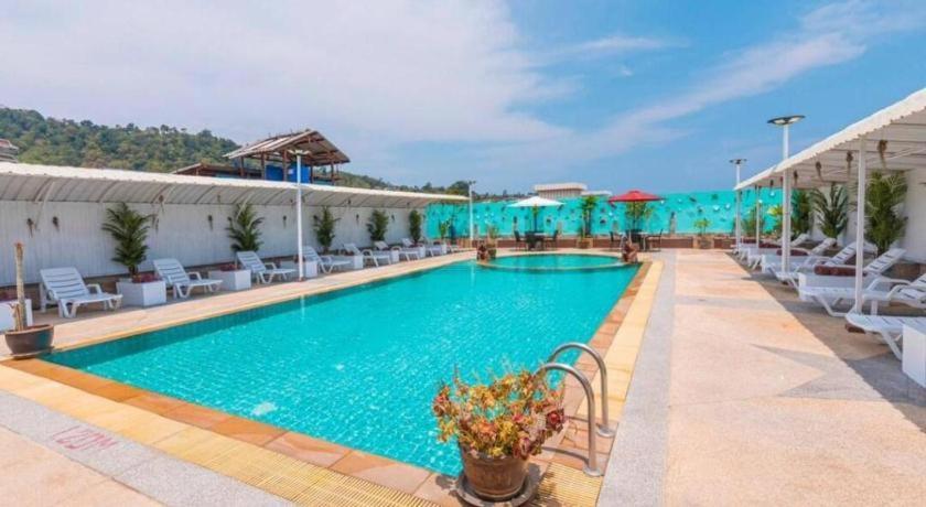 Patong Azure Phuket Hotel מראה חיצוני תמונה